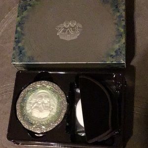 Milano Collection 2021 face up powder